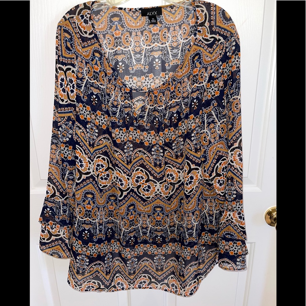 Pretty brown and white Tunic